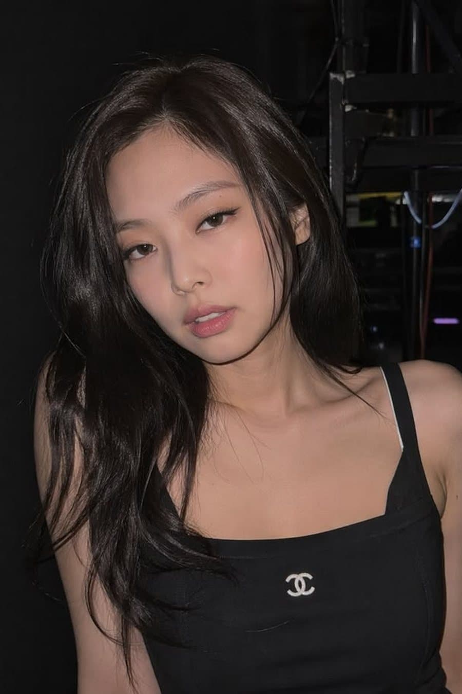 Jennie — SQUARE UP